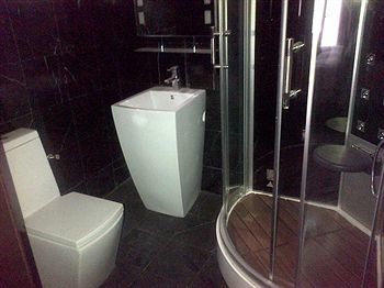 Quo Vadis Hotel 아부자 외부 사진