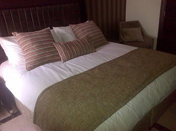 Quo Vadis Hotel 아부자 외부 사진